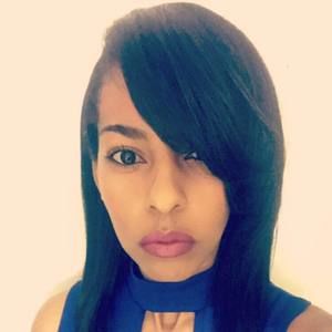 Meet your Posher, Yahira